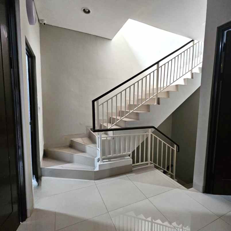 dijual rumah cluster la seine jgc