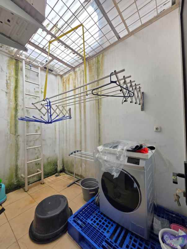 dijual rumah cluster taman sari kota