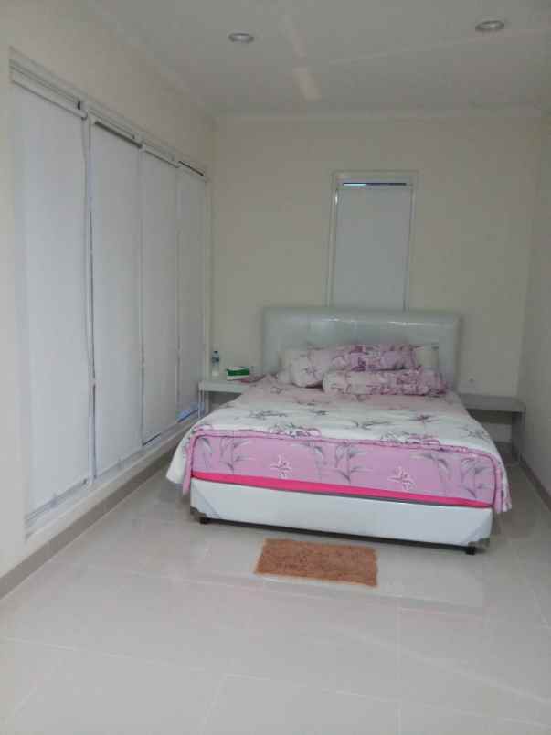 dijual rumah cluster tesla gading serpong