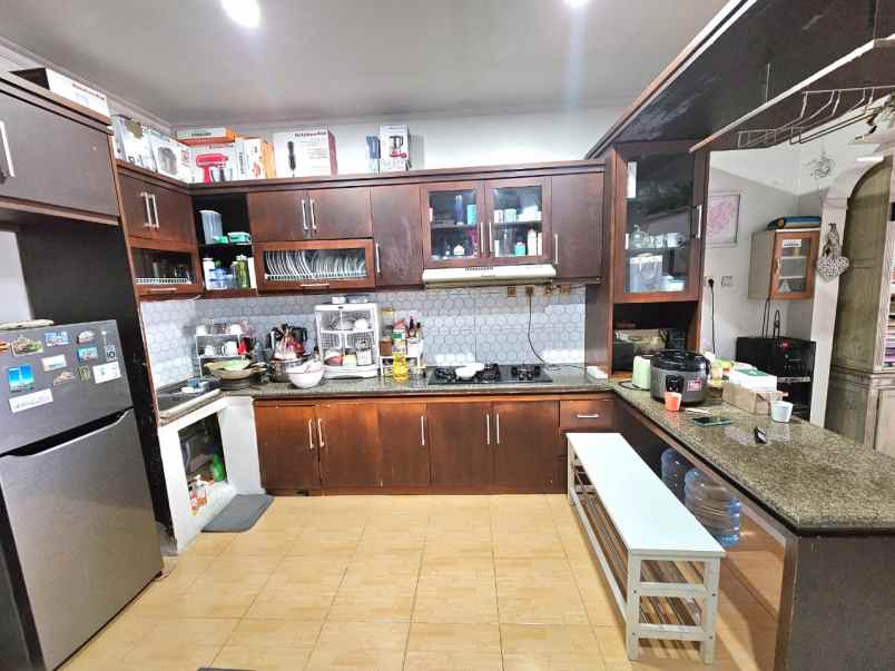 dijual rumah cluster valeria metland