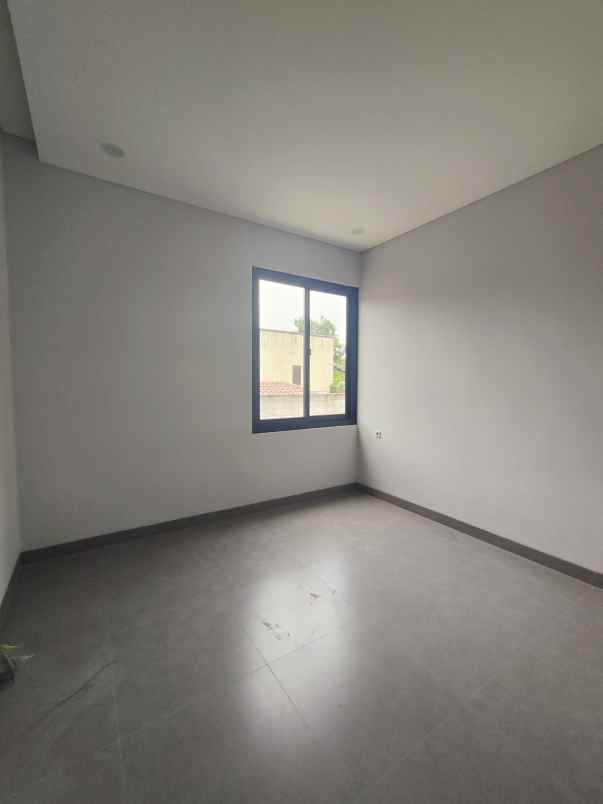 dijual rumah condet balekambang