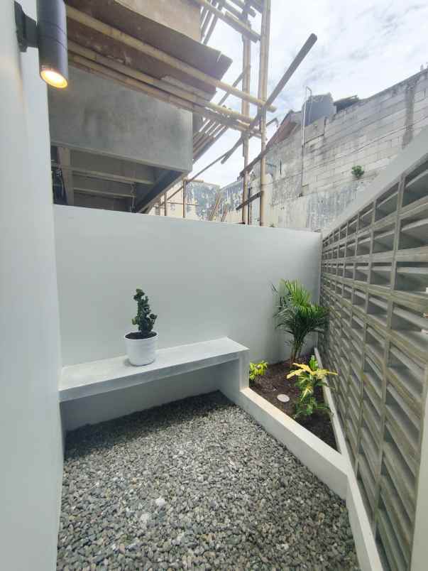 dijual rumah condet balekambang