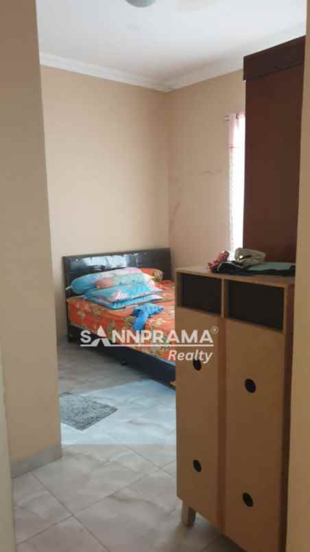 dijual rumah dan kios di vila pertiwi cilodong depok