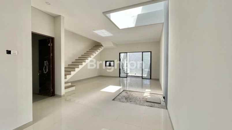 dijual rumah darmo permai timur