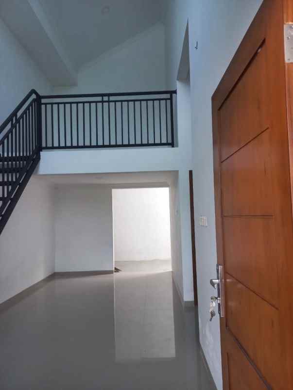 dijual rumah dekat gelora merdeka