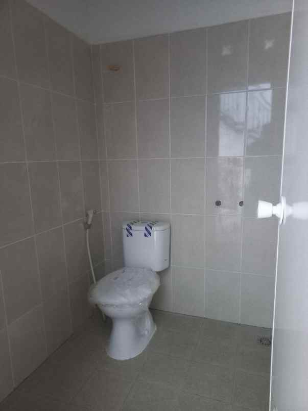 dijual rumah dekat gelora merdeka