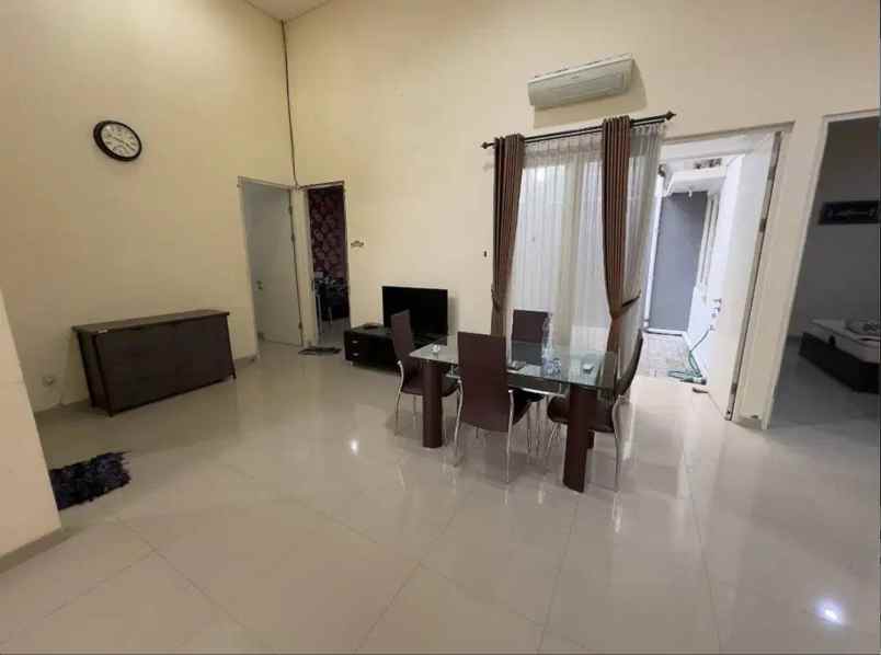 dijual rumah delta sari baru jl delta