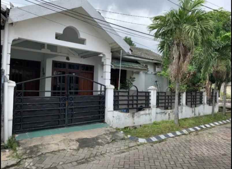 dijual rumah deltasari indah waru sidoarjo