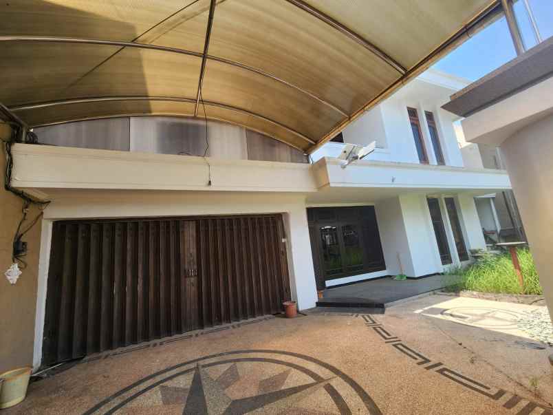 dijual rumah dharmahusada