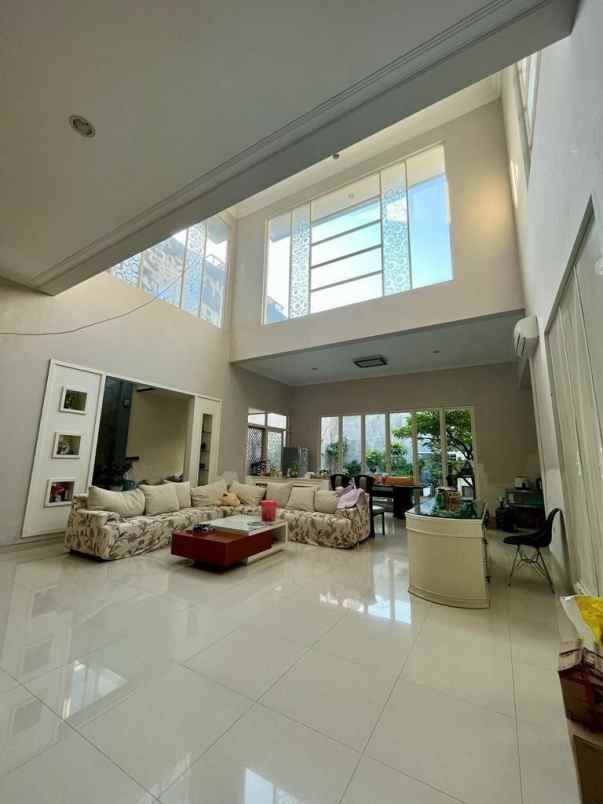 dijual rumah dharmahusada mas