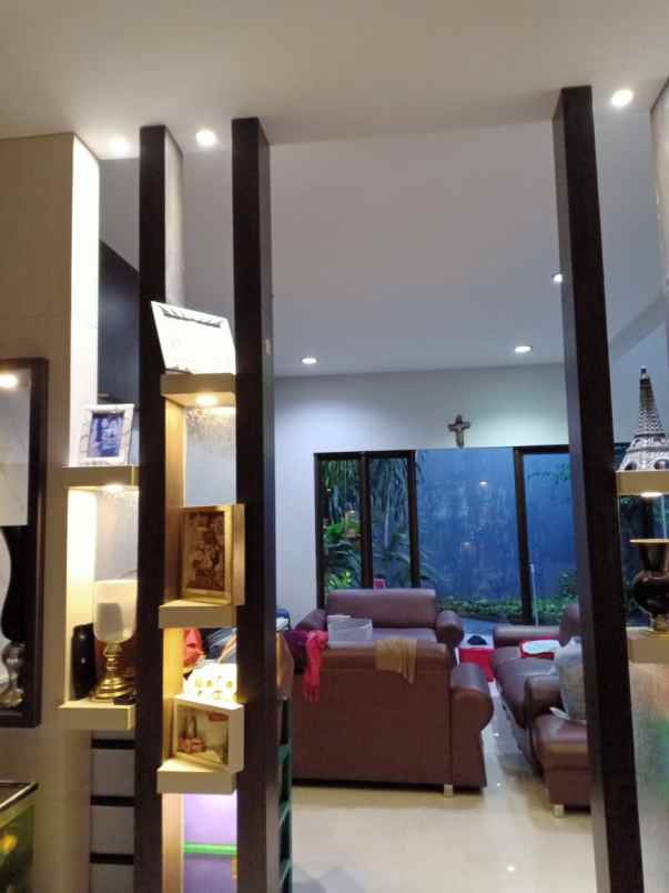 dijual rumah dharmahusada surabaya