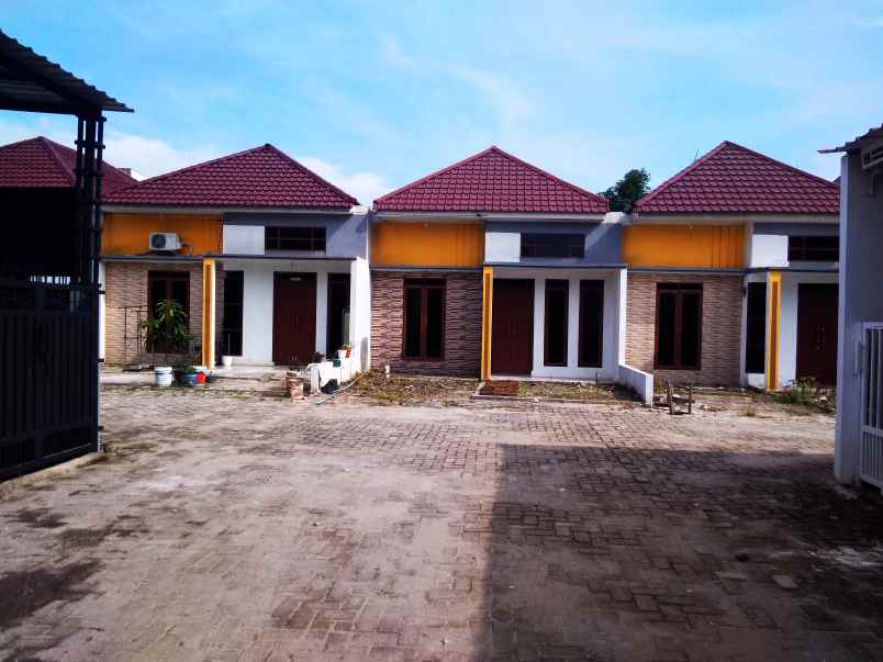 dijual rumah di dalam komplek dekat kampus usu murah