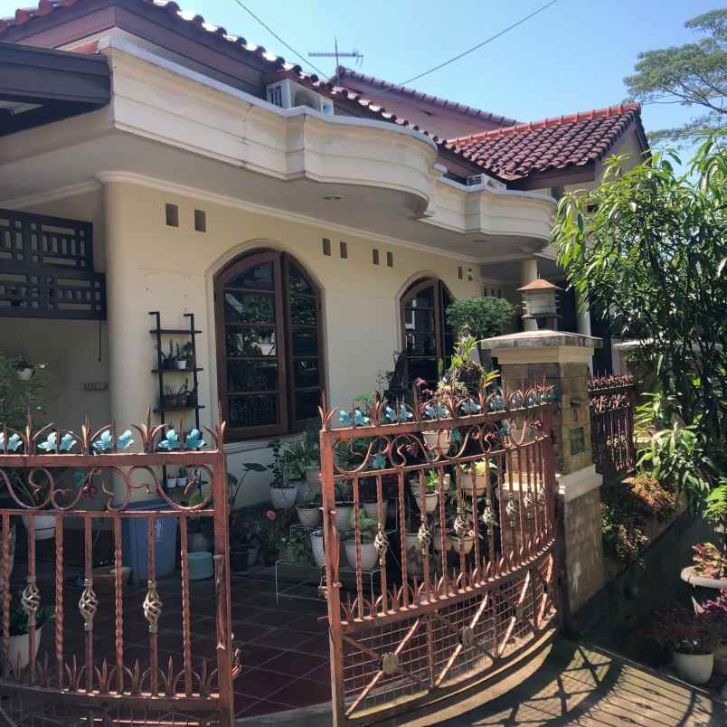 dijual rumah di duta bukit mas banyumanik semarang