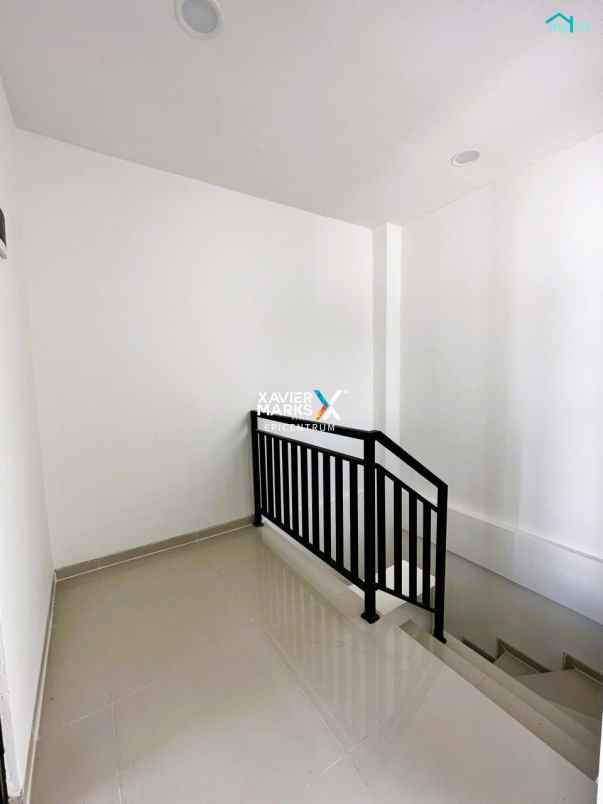 dijual rumah di eastern park residence sukolilo