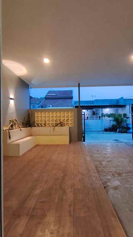 dijual rumah di perumahan taman harapan baru bekasi