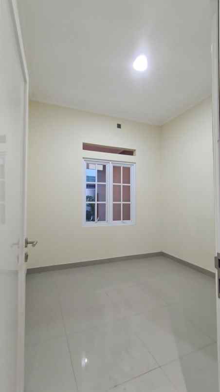 dijual rumah di perumahan taman harapan baru bekasi