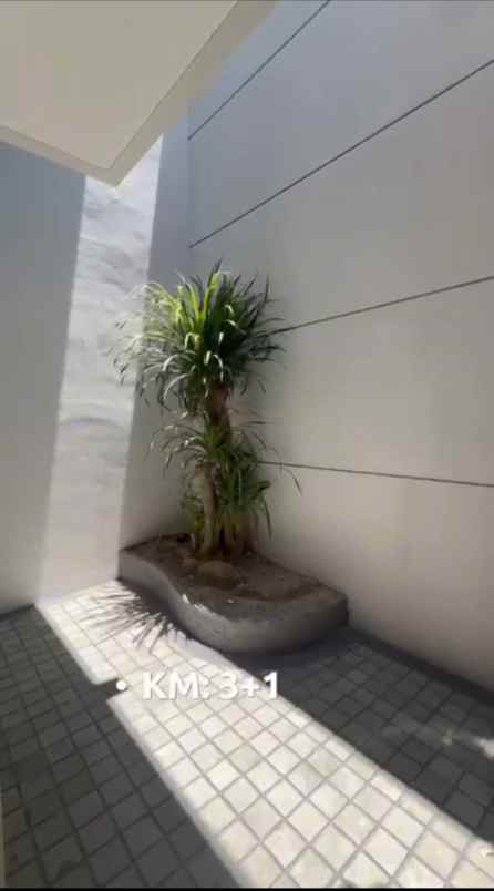 dijual rumah dian istana