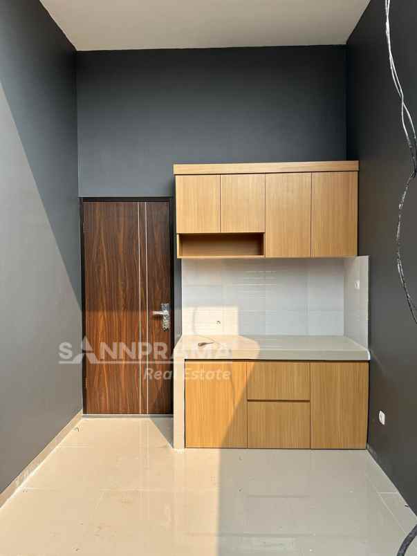 dijual rumah duren seribu