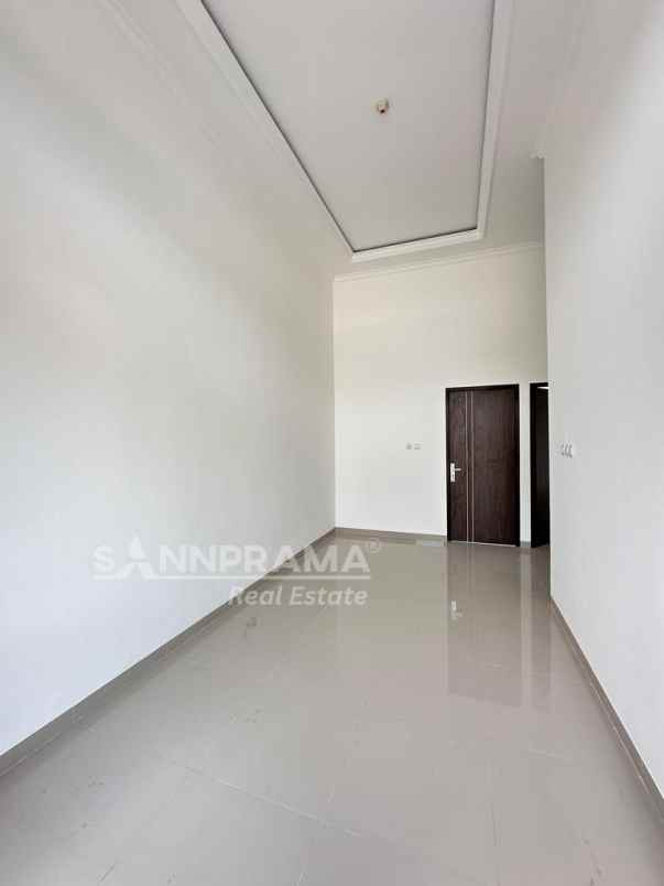 dijual rumah duren seribu