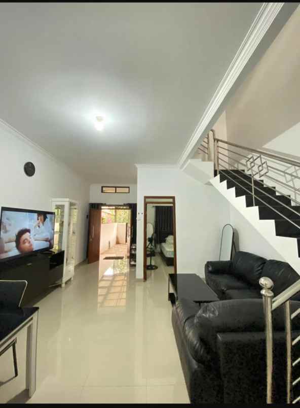 dijual rumah full furnish di kota bandung
