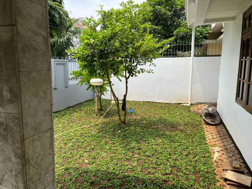 dijual rumah gandaria