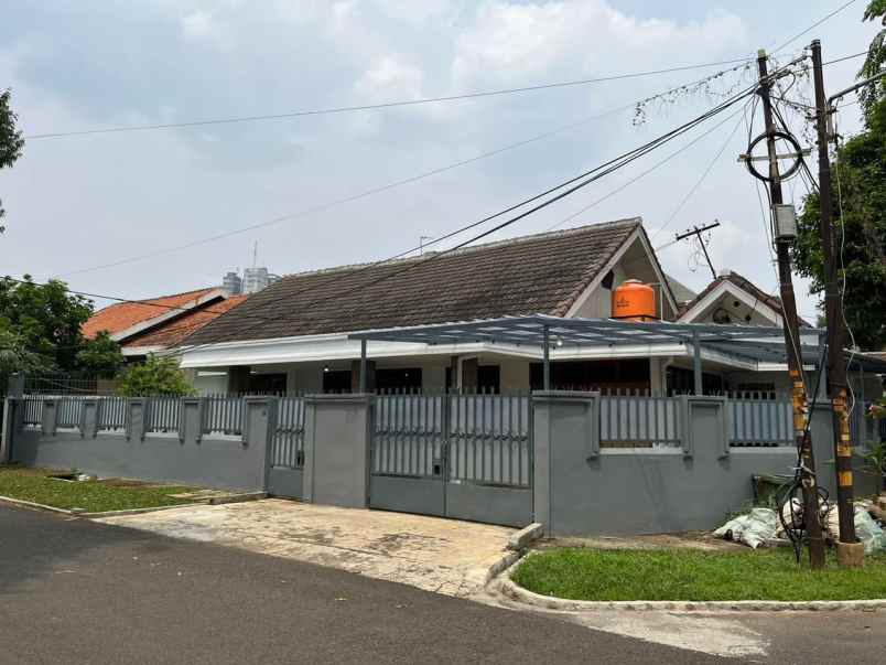 dijual rumah gandaria