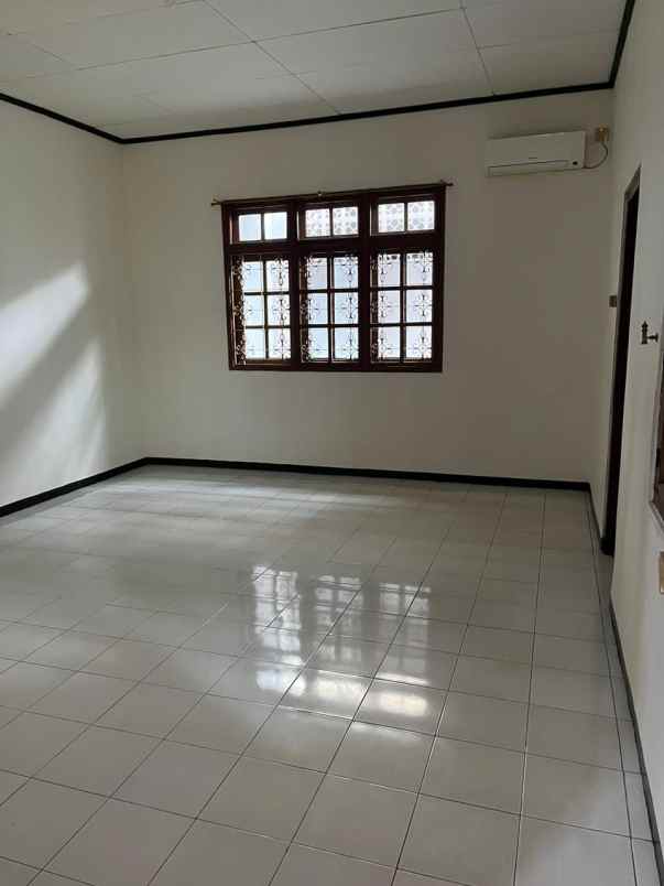 dijual rumah gandaria