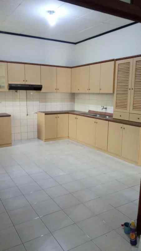 dijual rumah gandaria