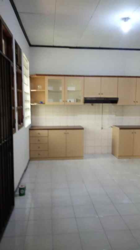 dijual rumah gandaria