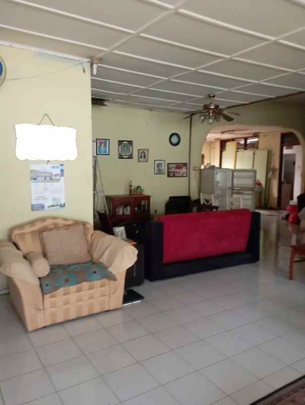 dijual rumah gandaria