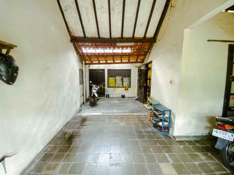 dijual rumah gedong tengen kota