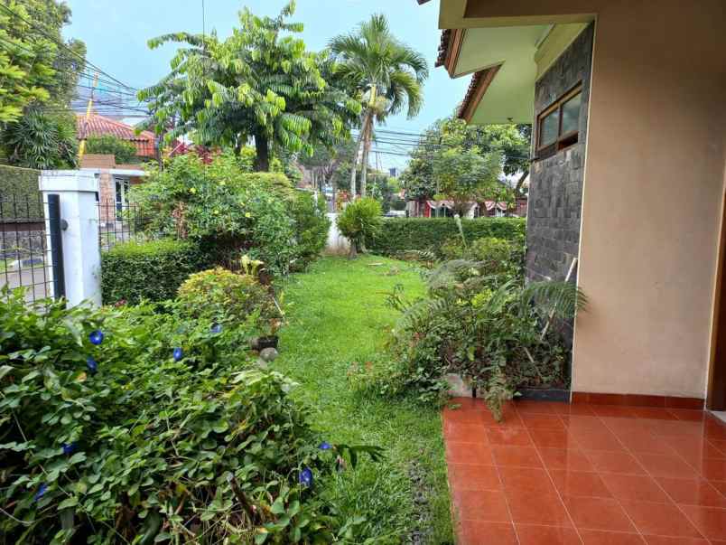 dijual rumah gegerkalong