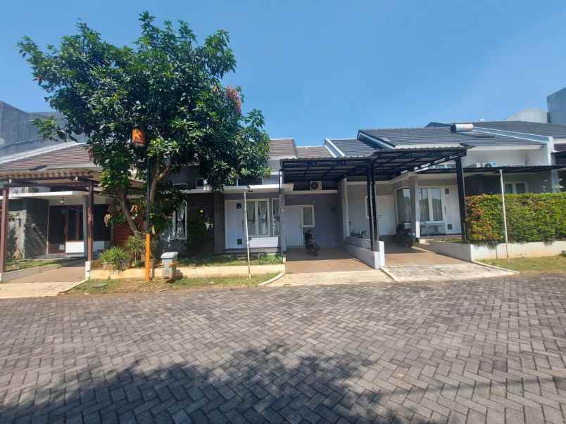 dijual rumah grafika