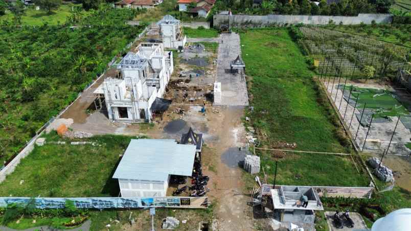 dijual rumah graha cakraningati