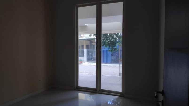 dijual rumah graha santoso regency