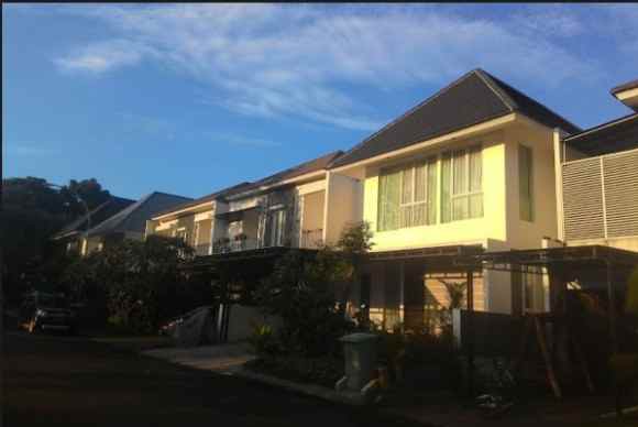 dijual rumah green andara residence