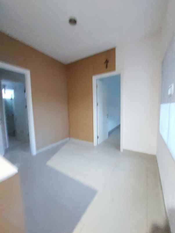 dijual rumah green lake