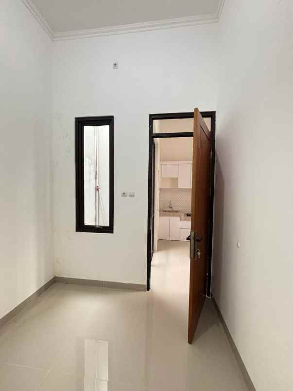 dijual rumah griya nawasena sawangan depok