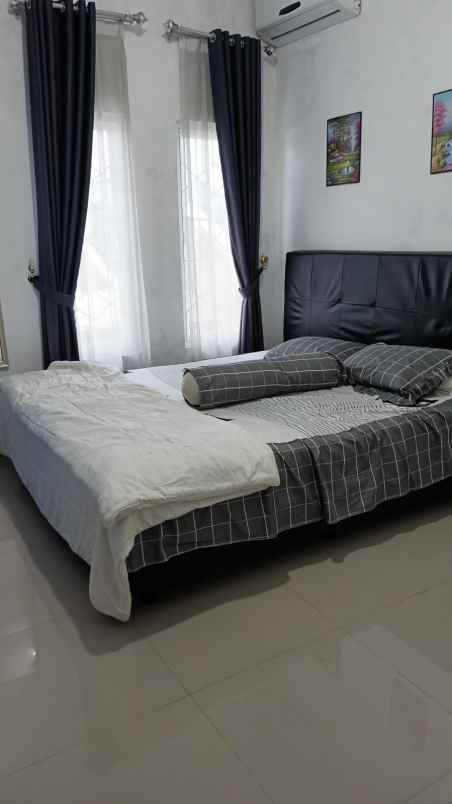 dijual rumah hook 2 lantai