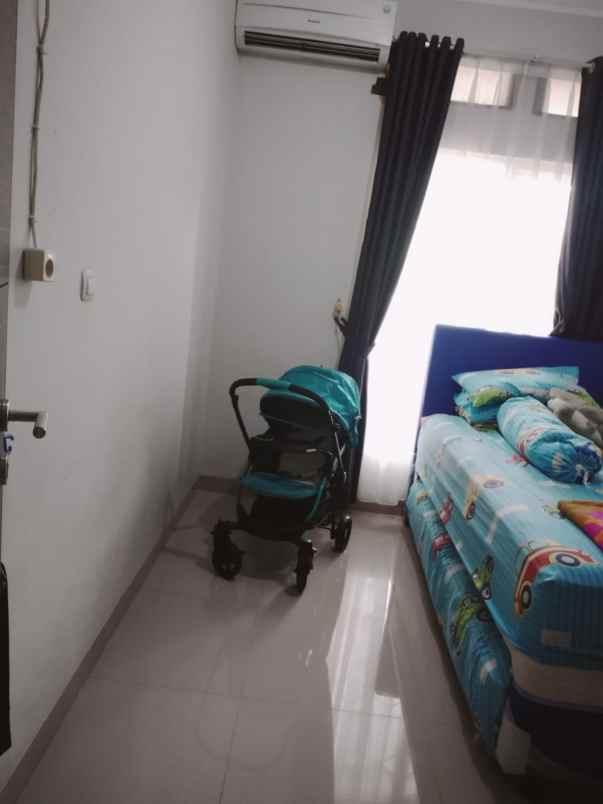 dijual rumah hook 2 lantai