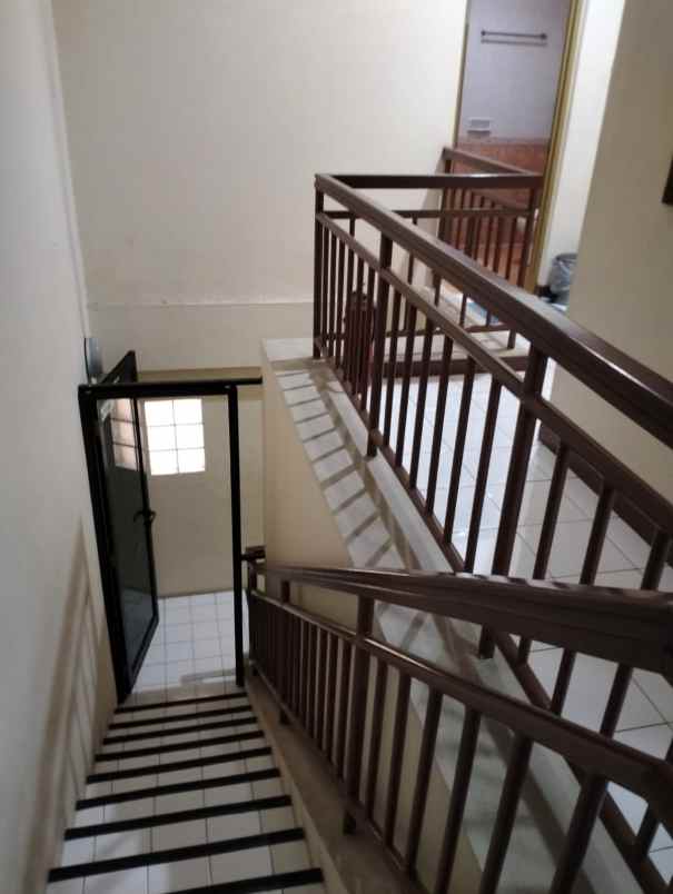 dijual rumah hook bebas banjir 2lt jalan lebar sunter