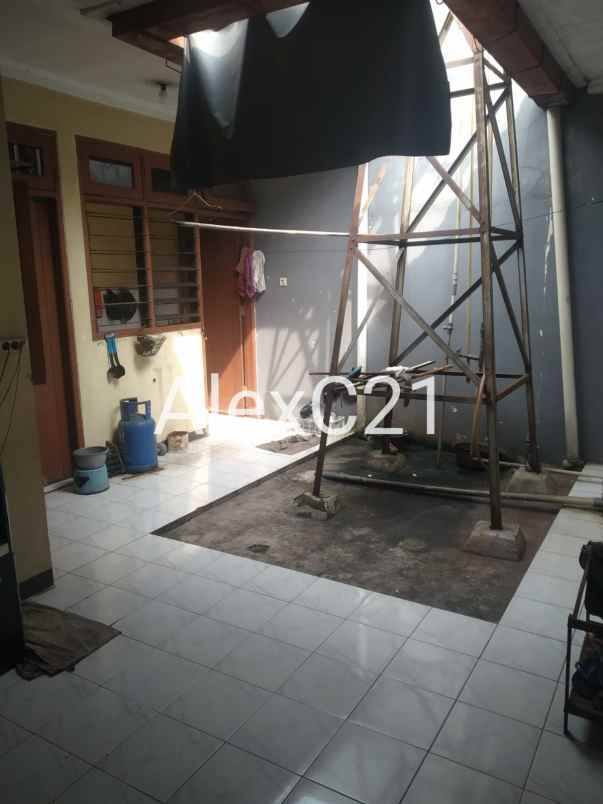 dijual rumah jagakarsa