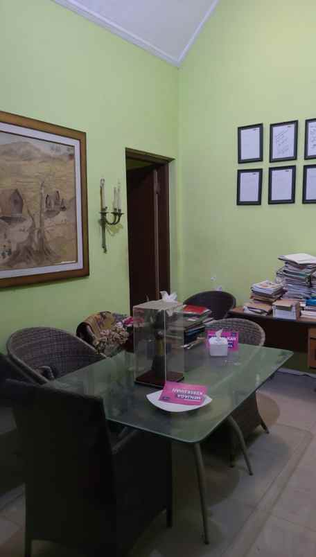 dijual rumah jalan barito