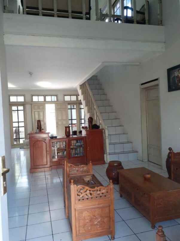 dijual rumah jalan buah batu kota bandung