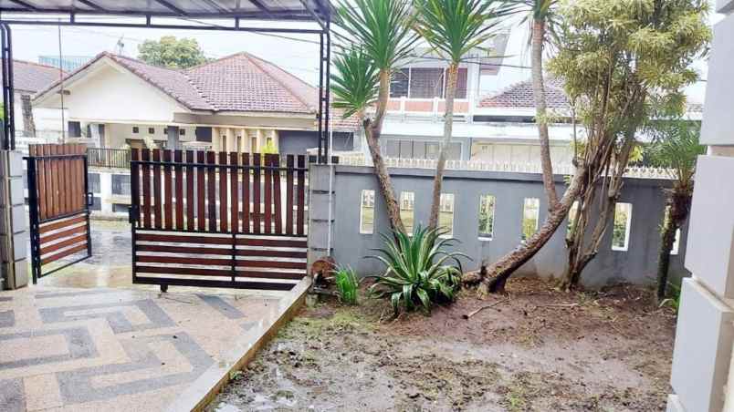 dijual rumah jalan buah buah