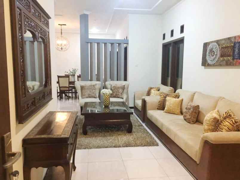 dijual rumah jalan buah buah