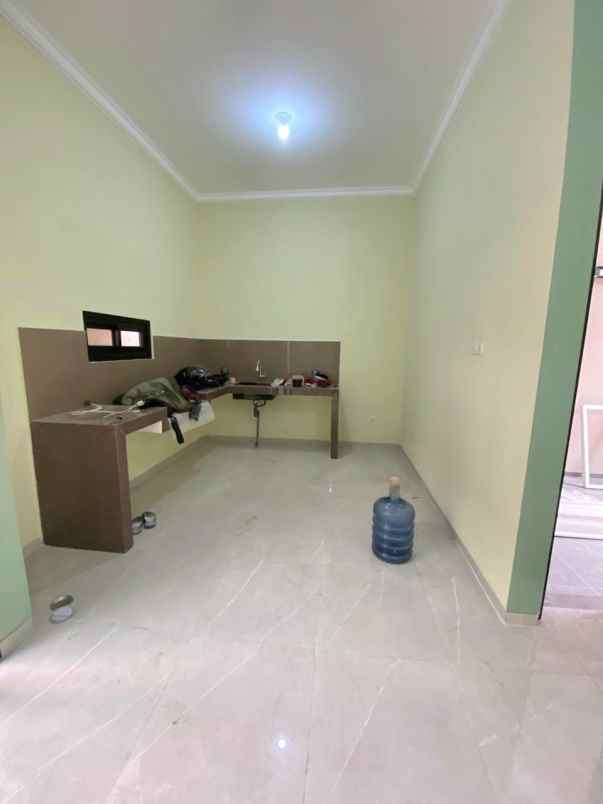 dijual rumah jalan candi mendut