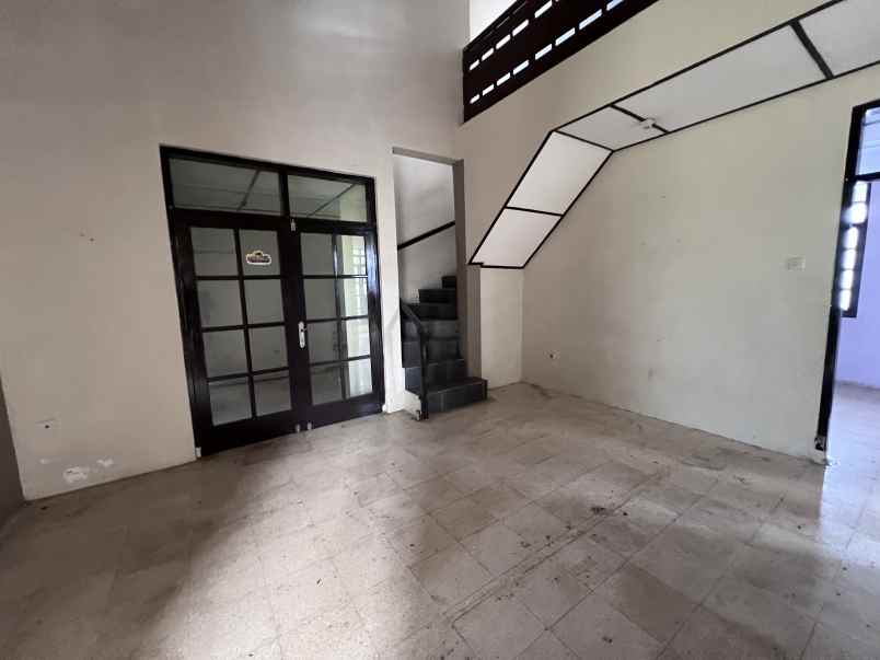 dijual rumah jalan cijeruk no 111