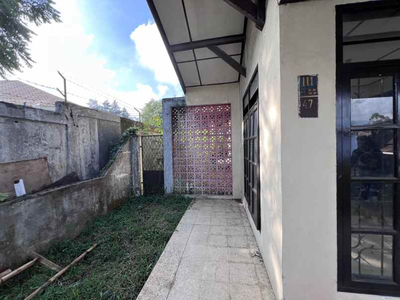 dijual rumah jalan cijeruk no 111