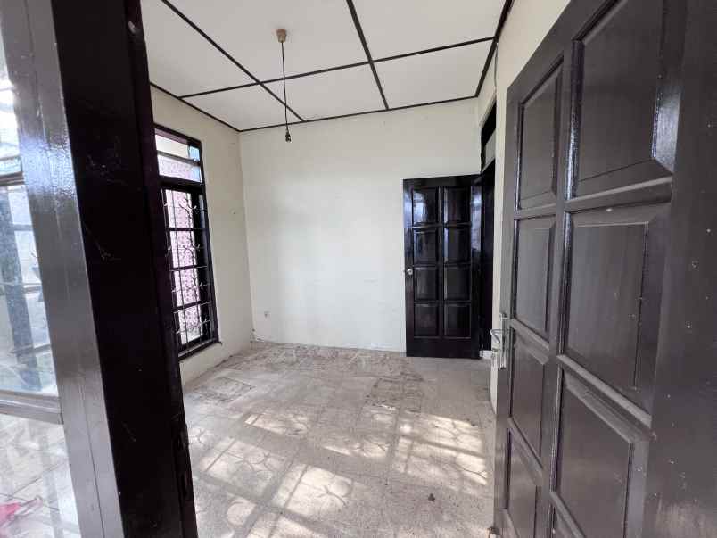 dijual rumah jalan cijeruk no 111